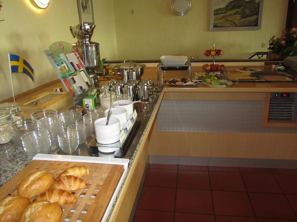 Hotel Zur Burg Nuerburg מראה חיצוני תמונה