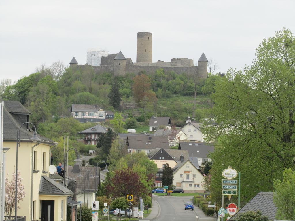 Land-Gut-Hotel Zur Burg Nuerburg מראה חיצוני תמונה