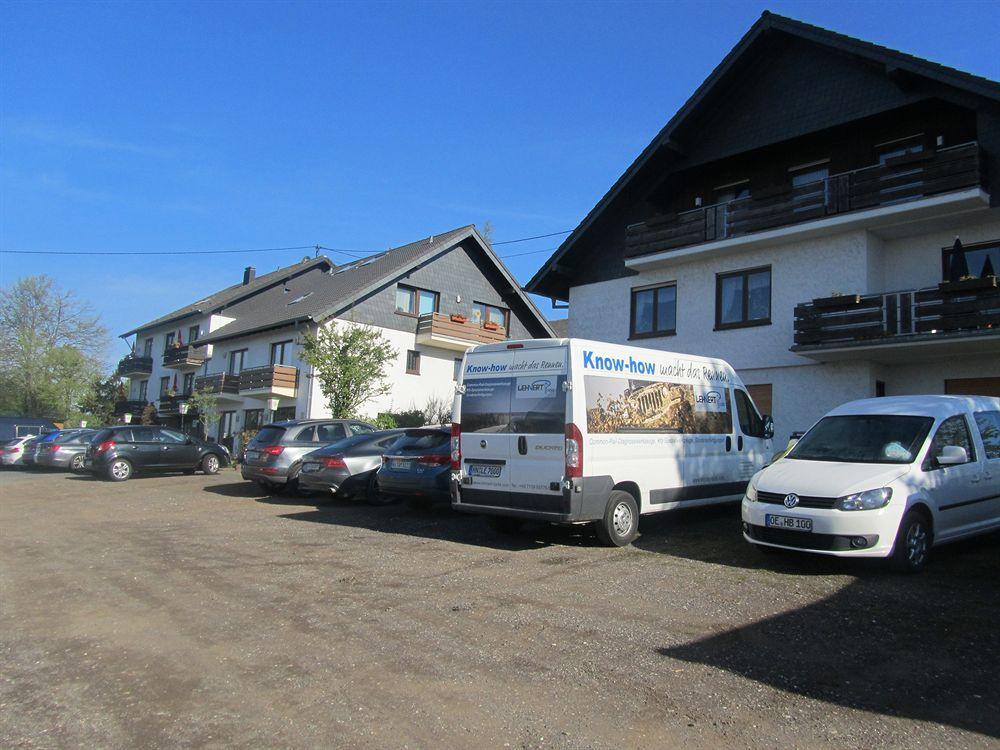 Hotel Zur Burg Nuerburg מראה חיצוני תמונה
