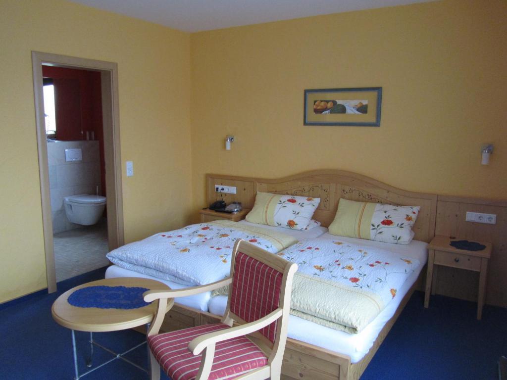 Hotel Zur Burg Nuerburg חדר תמונה