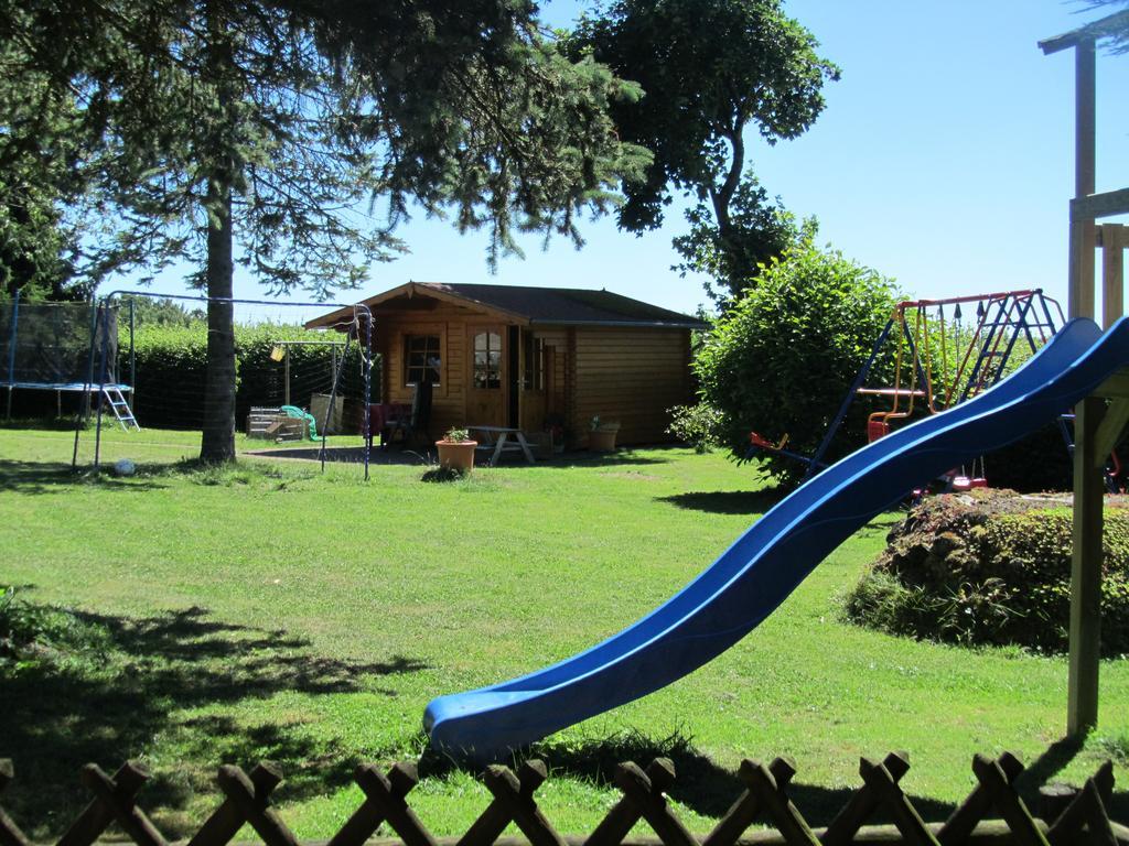 Hotel Zur Burg Nuerburg מראה חיצוני תמונה