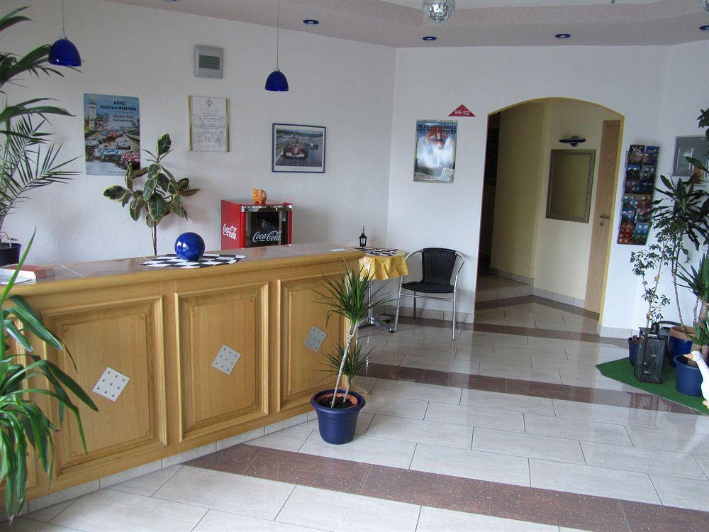 Hotel Zur Burg Nuerburg מראה חיצוני תמונה