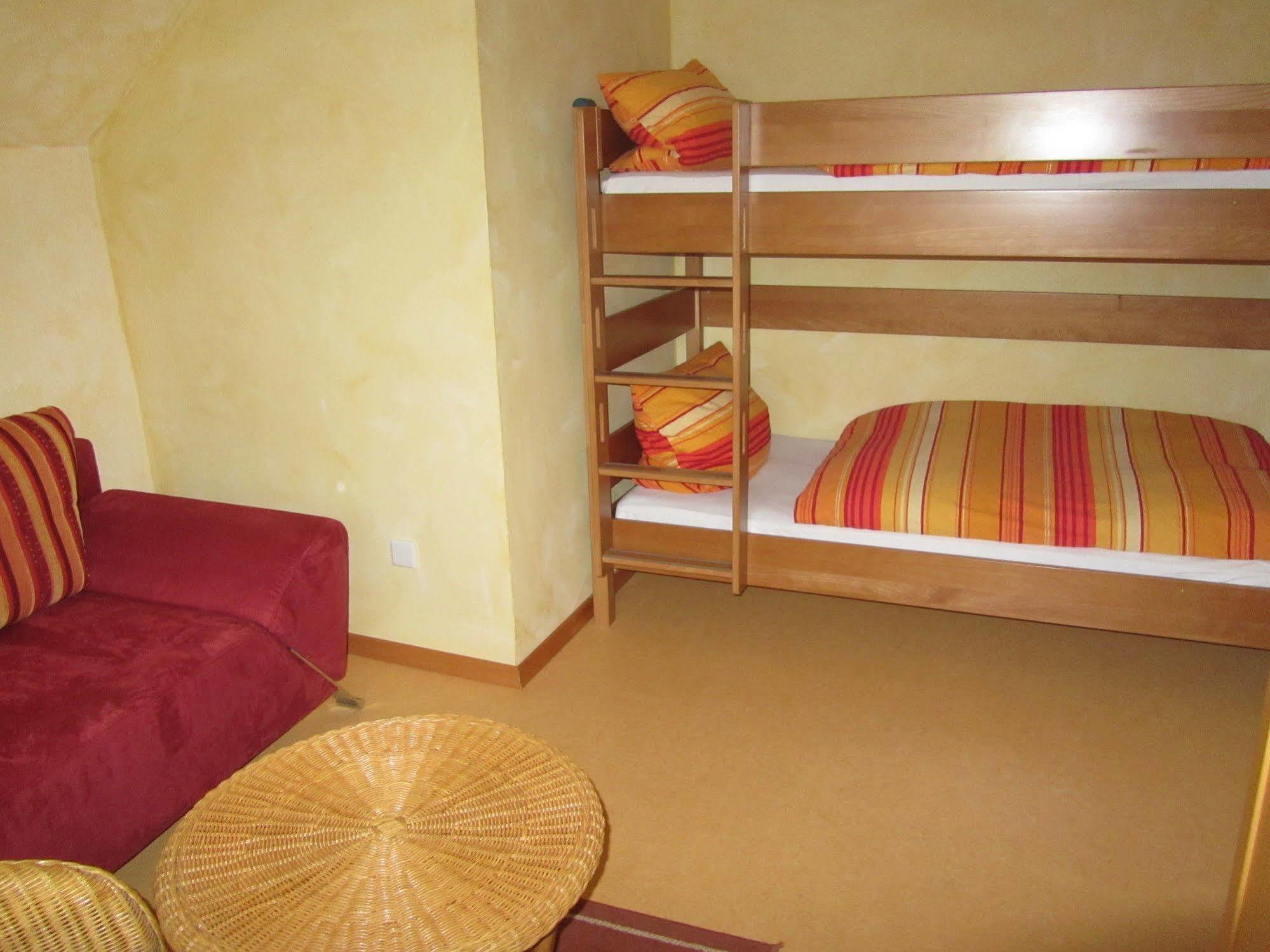 Hotel Zur Burg Nuerburg מראה חיצוני תמונה