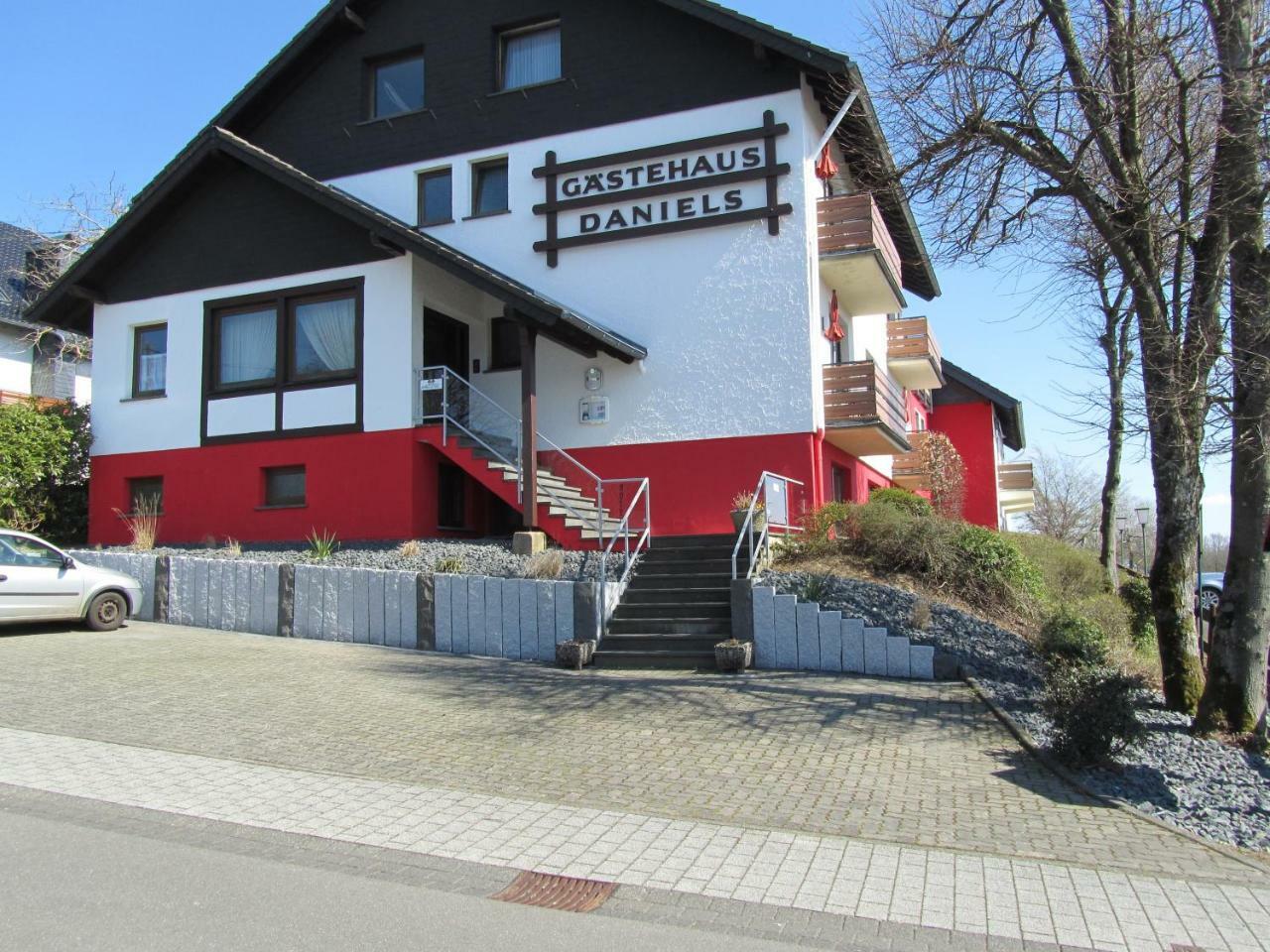 Hotel Zur Burg Nuerburg מראה חיצוני תמונה